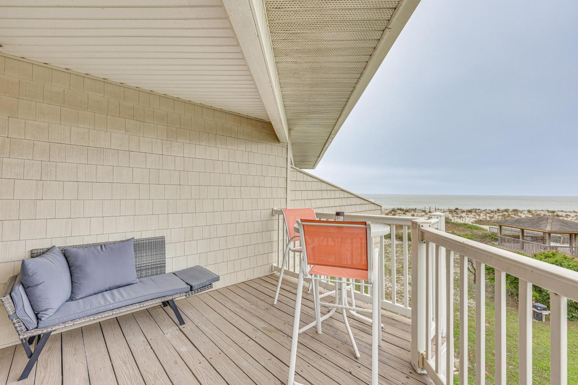 Oak Island Beachfront Condo With Community Pool Exterior foto